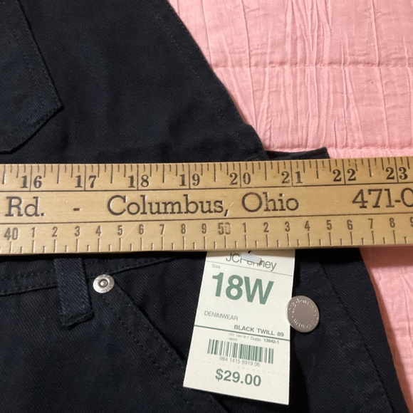 Plus size Ladies black NWT bib denim shorts St. John Bay - Picture 5 of 9